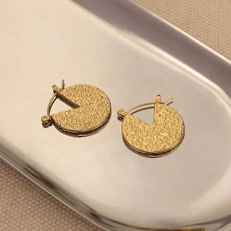 V Round Earring