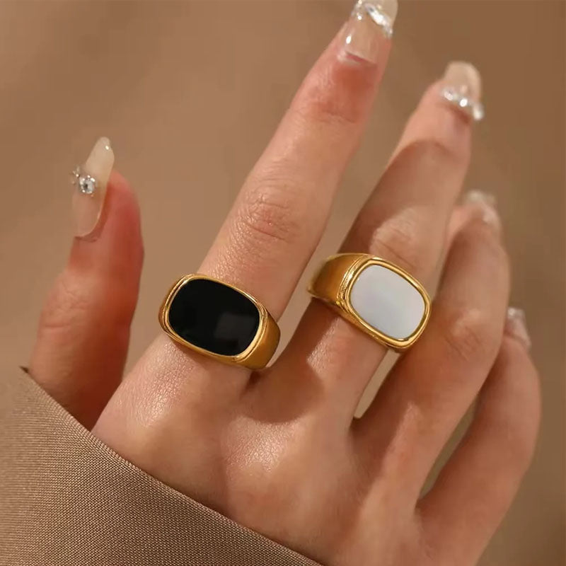 Black & White Ring