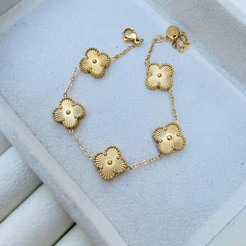 Golden Clover Braclate