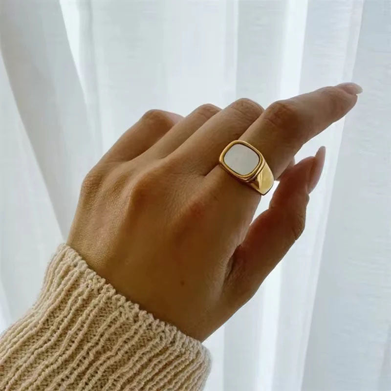 Black & White Ring